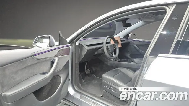 Tesla Model Y 2025 thumb 10
