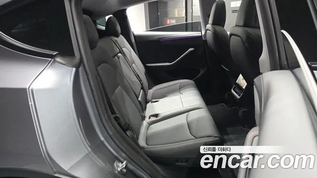 Tesla Model Y 2025 thumb 11
