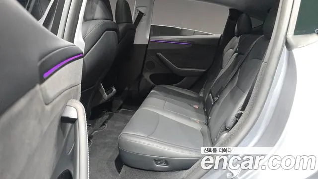 Tesla Model Y 2025 thumb 12