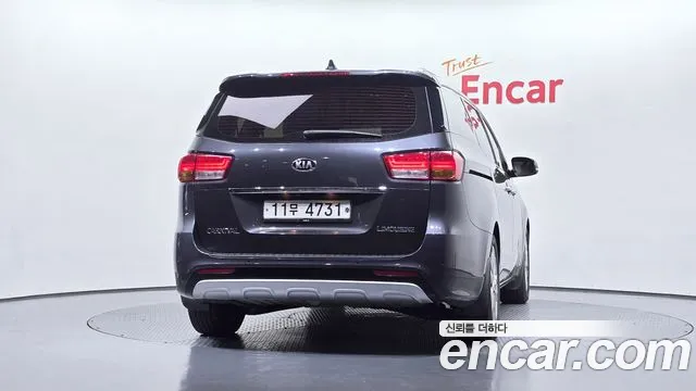 Kia Carnival 2015 thumb 4