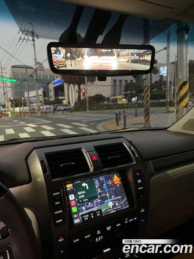 Lexus GX 2014 thumb 8