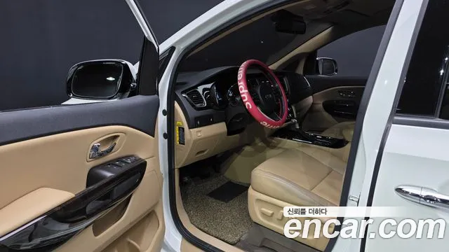 Kia Carnival 2019 thumb 10