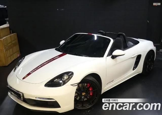 Porsche Cayman 2020 thumb 4