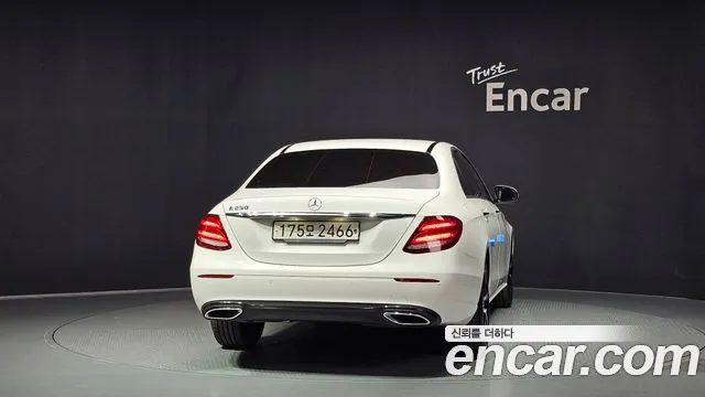 Mercedes-Benz E-Класс 2020 thumb 4