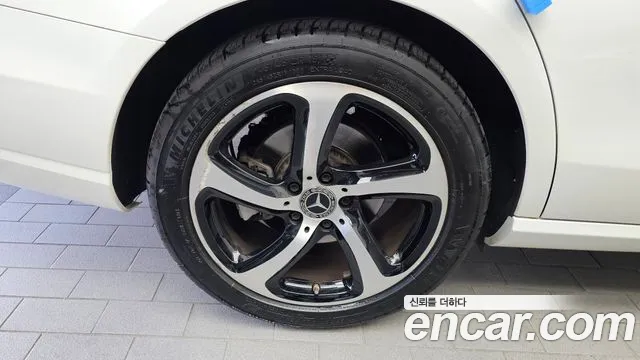 Mercedes-Benz E-Класс 2020 thumb 5