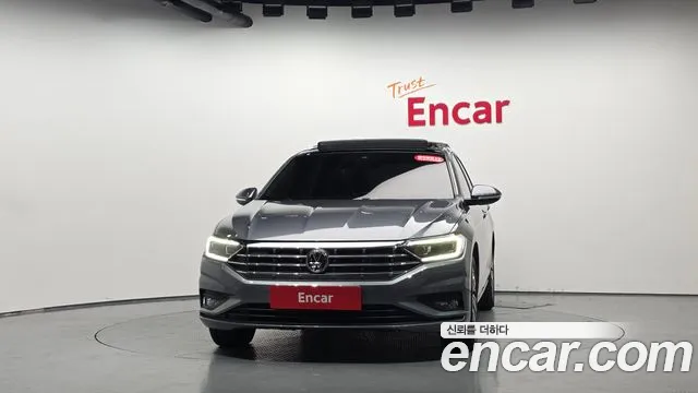Volkswagen Jetta 2021 thumb 2
