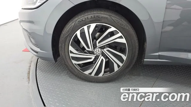 Volkswagen Jetta 2021 thumb 4