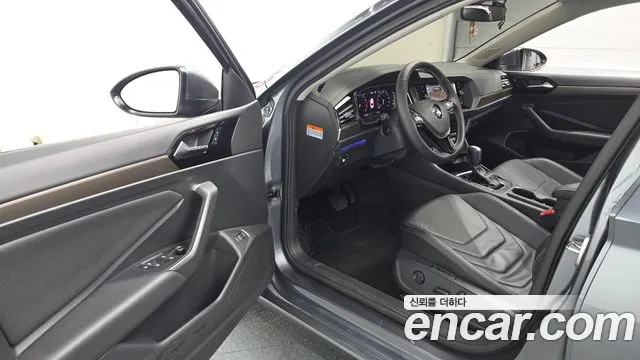 Volkswagen Jetta 2021 thumb 9