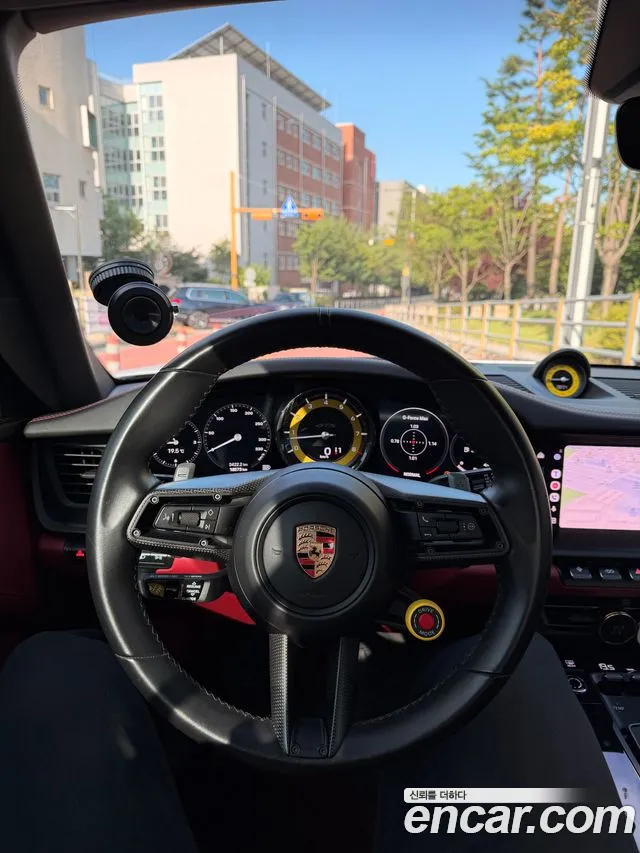 Porsche 911 2023 thumb 5