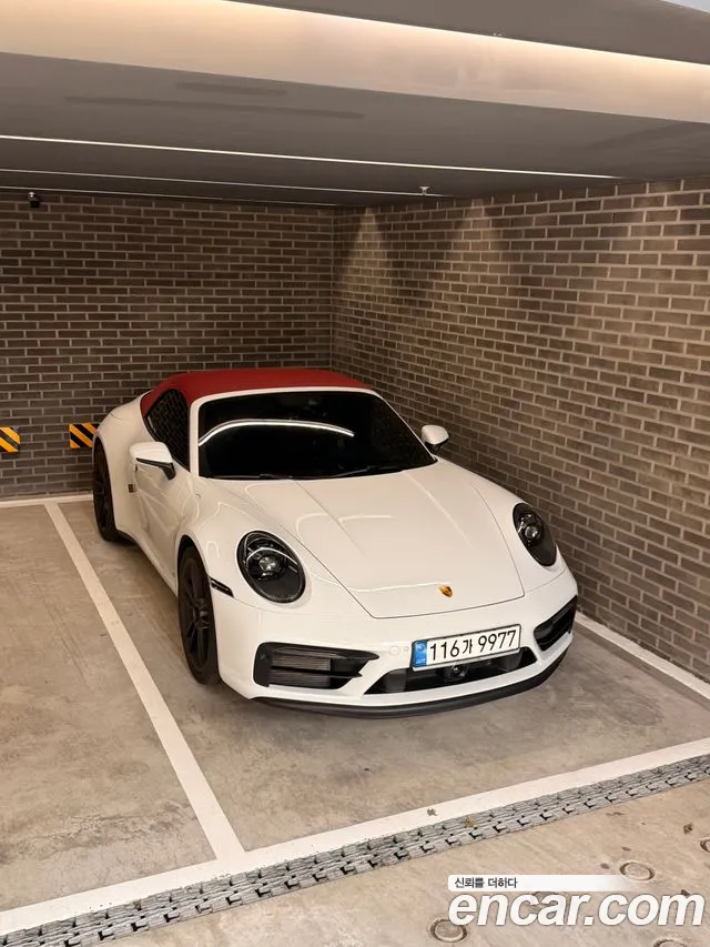 Porsche 911 2023 thumb 11