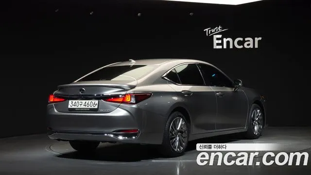 Lexus ES 2023 thumb 2