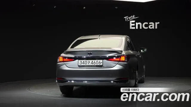 Lexus ES 2023 thumb 4