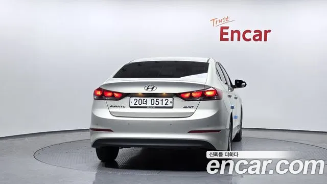 Hyundai Avante 2015 thumb 4