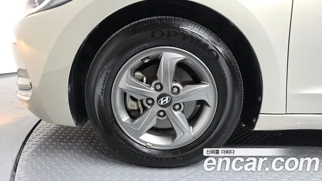 Hyundai Avante 2015 thumb 5