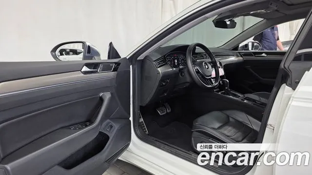 Volkswagen Arteon 2018 thumb 10