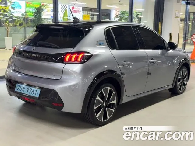 Peugeot 208 2022 thumb 4