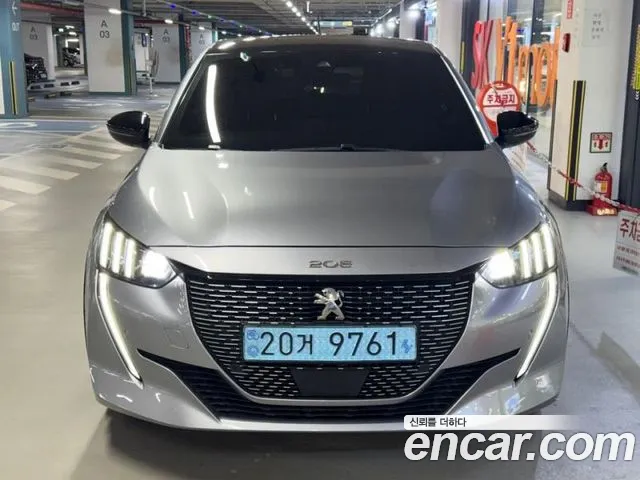 Peugeot 208 2022 thumb 12