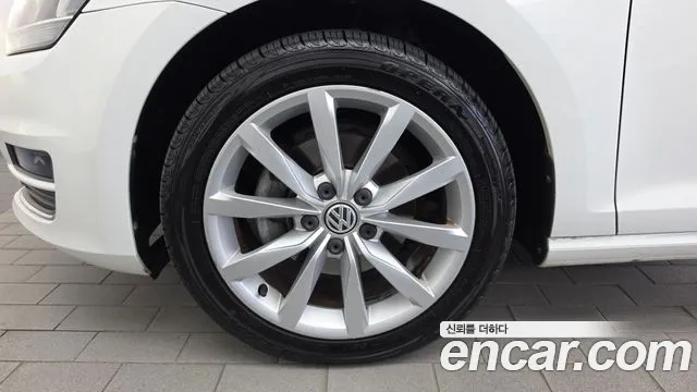 Volkswagen Golf Sportsvan 2015 thumb 5