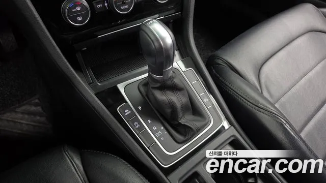 Volkswagen Golf Sportsvan 2015 thumb 9