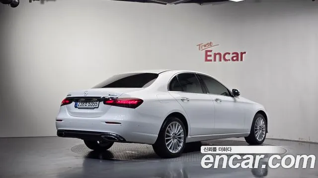 Mercedes-Benz E-Класс 2023 thumb 2