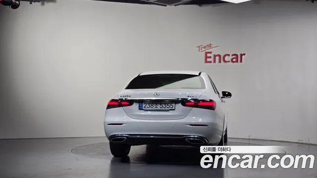Mercedes-Benz E-Класс 2023 thumb 4