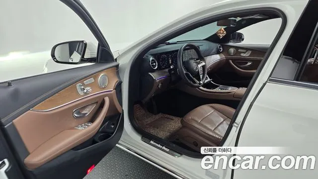 Mercedes-Benz E-Класс 2023 thumb 10