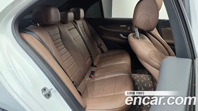 Mercedes-Benz E-Класс 2023 thumb 11