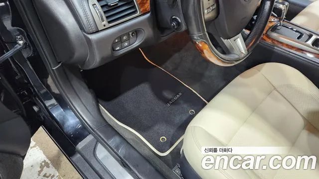 Jaguar XK8 2007 thumb 12