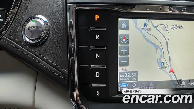Lincoln Continental 2017 thumb 9