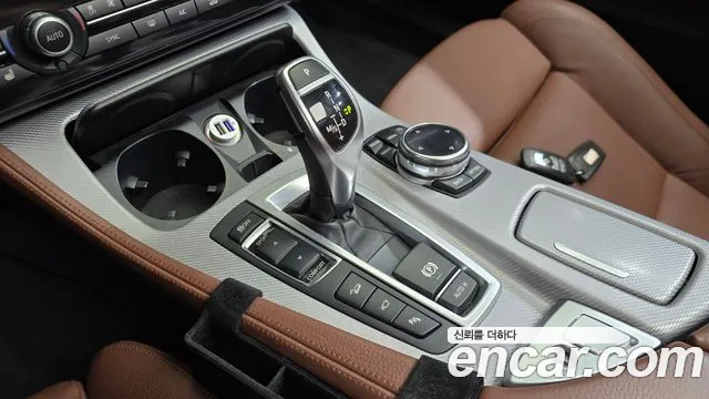 BMW 5-Series 2013 thumb 8