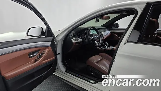 BMW 5-Series 2013 thumb 9