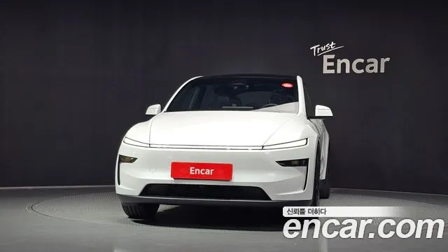Tesla Model Y 2026 thumb 3