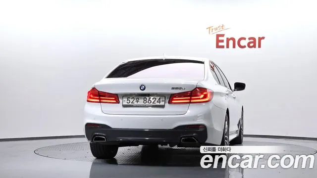 BMW 5-Series 2017 thumb 3
