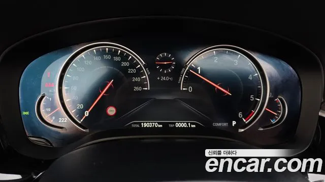 BMW 5-Series 2017 thumb 7