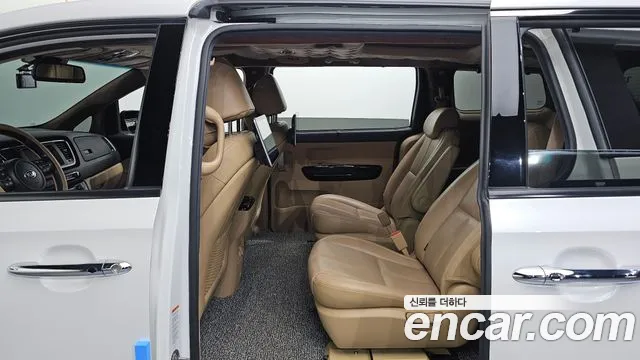 Kia Carnival 2020 thumb 11