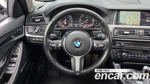 BMW 5-Series 2016 thumb 12