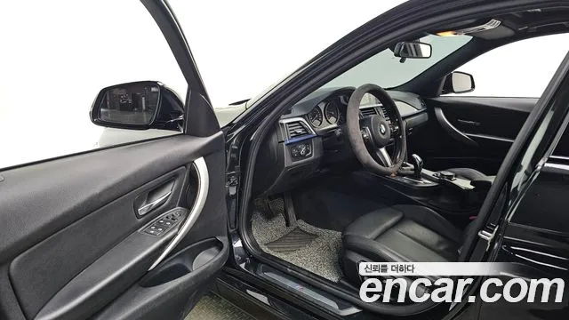BMW 3-Series 2015 thumb 10