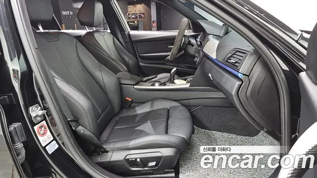 BMW 3-Series 2015 thumb 12