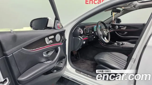 Mercedes-Benz E-Класс 2018 thumb 10