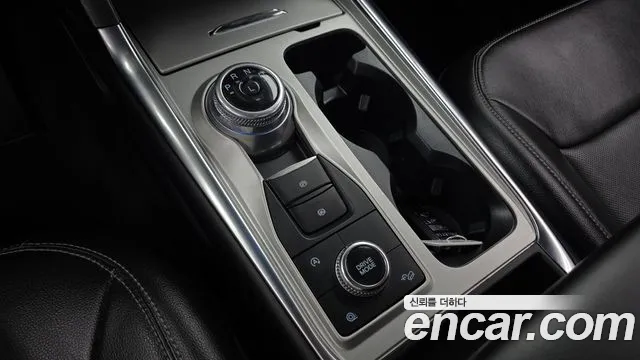 Ford Explorer 2023 thumb 9
