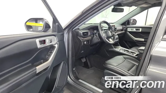 Ford Explorer 2023 thumb 10