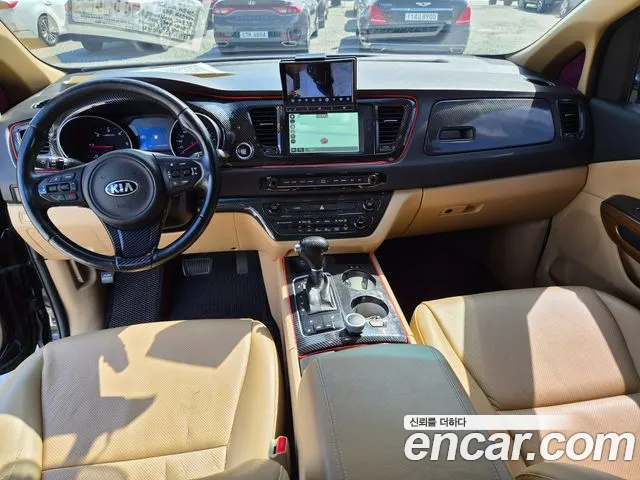 Kia Carnival 2014 thumb 9
