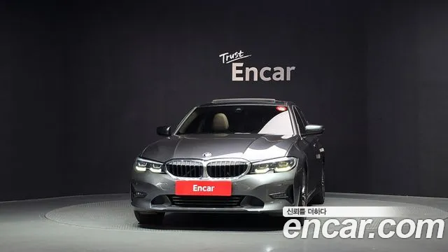 BMW 3-Series 2019 thumb 3