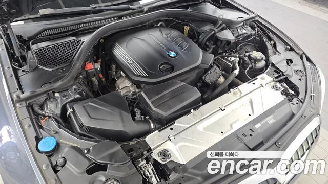 BMW 3-Series 2019 thumb 6