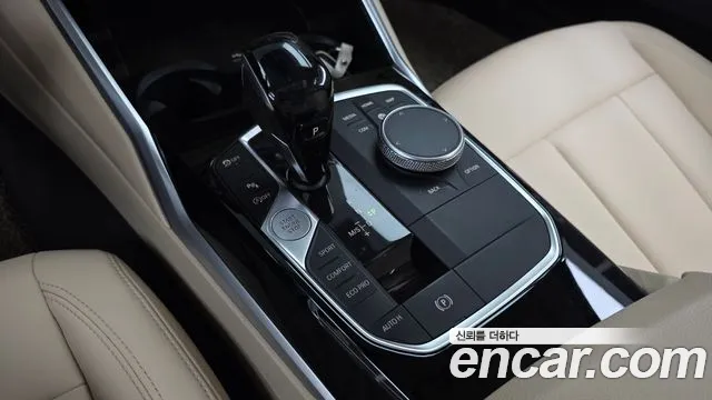 BMW 3-Series 2019 thumb 9