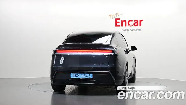Tesla Model Y 2026 thumb 3