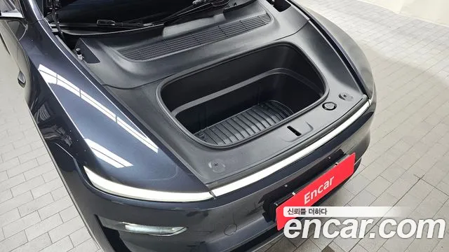 Tesla Model Y 2026 thumb 5