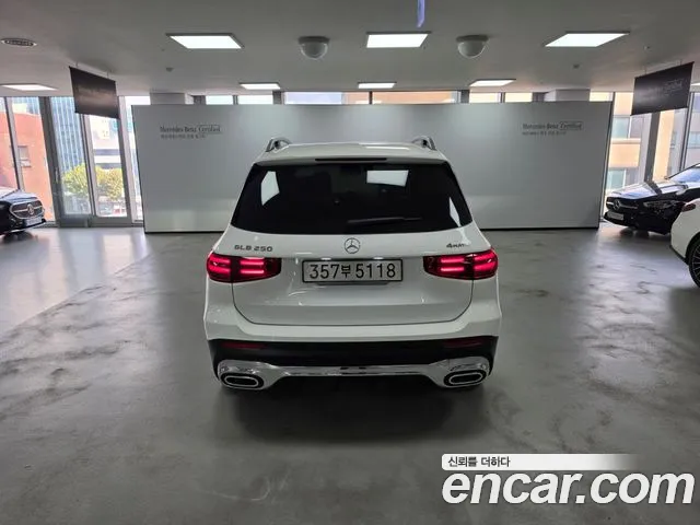 Mercedes-Benz GLB 2025 thumb 4