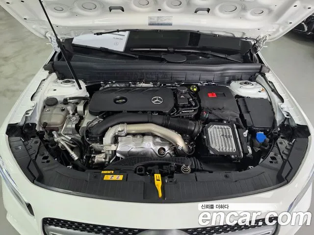Mercedes-Benz GLB 2025 thumb 6