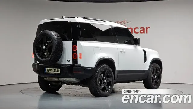 Land Rover Defender 2021 thumb 2